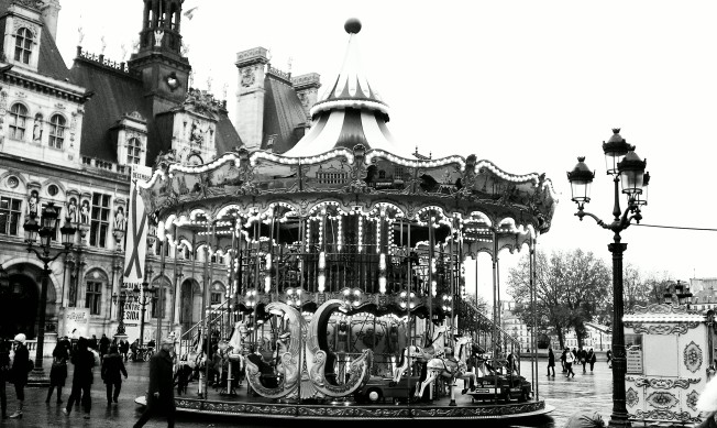 The carousel at Hotel de Ville